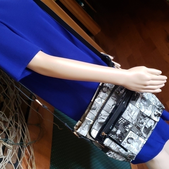 michael Obama crossbody bag. - Picture 2 of 9